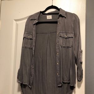 Gray button up top 3/4 sleeve